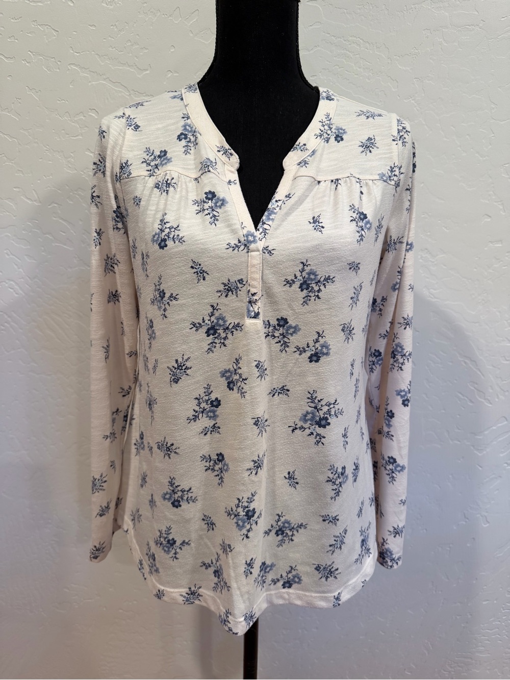 Sonoma Cream Long-Sleeve Floral Henley Top with Blue Print